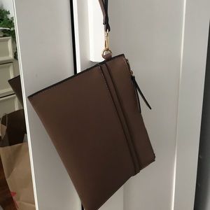 Wristlet bag